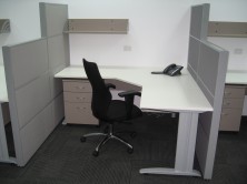 1600 And 1200 H Screens. 90 Degree Truncated Corner Workstation With Metal C Legs